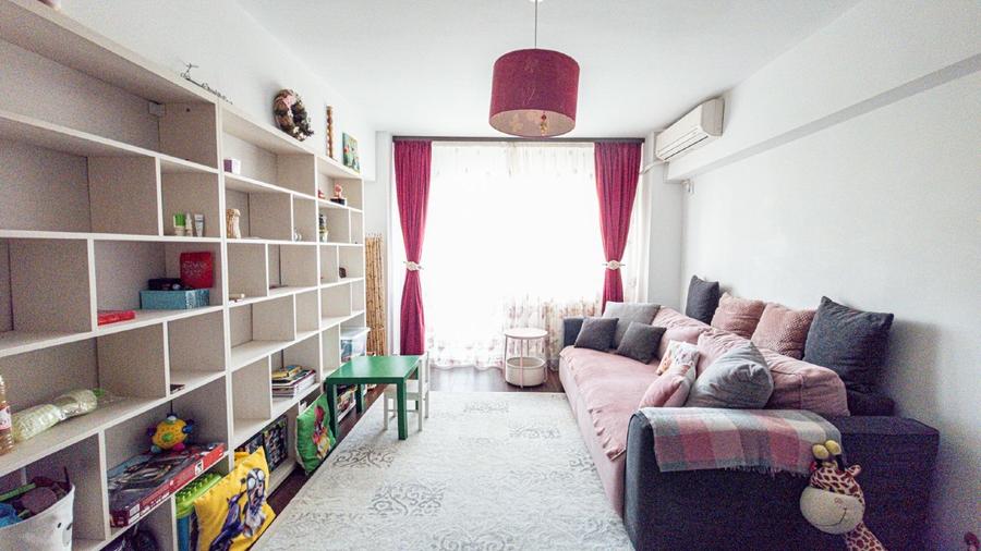 Proprietar | Ofer spre închiriere apartament modern cu 3 camere complet mobilat