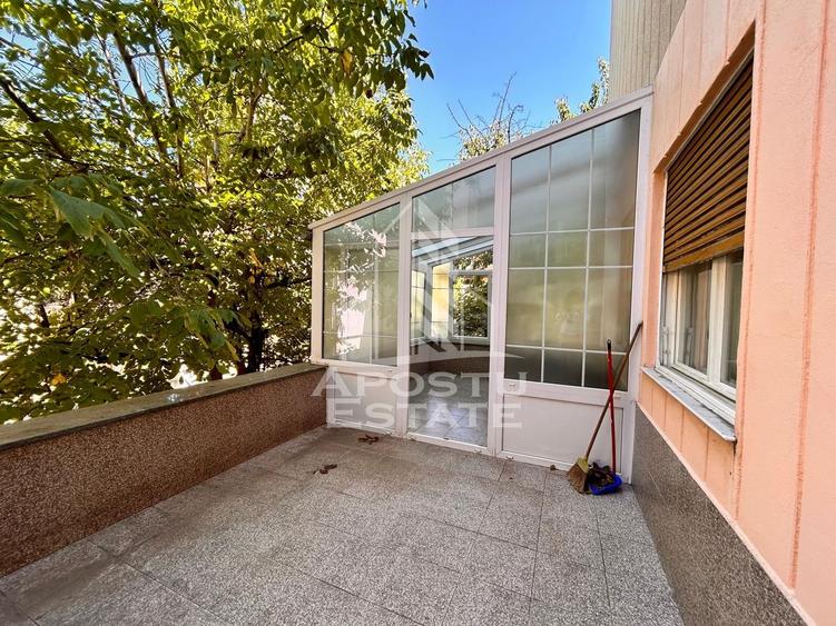 Apartament cu terasa si garaj in zona Medicinei.