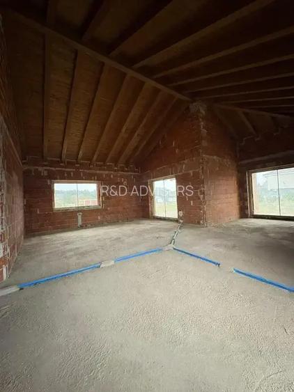 Casa 10 camere Nefinalizata 600 m Utili 2500 m Teren Padure 400 m - 17