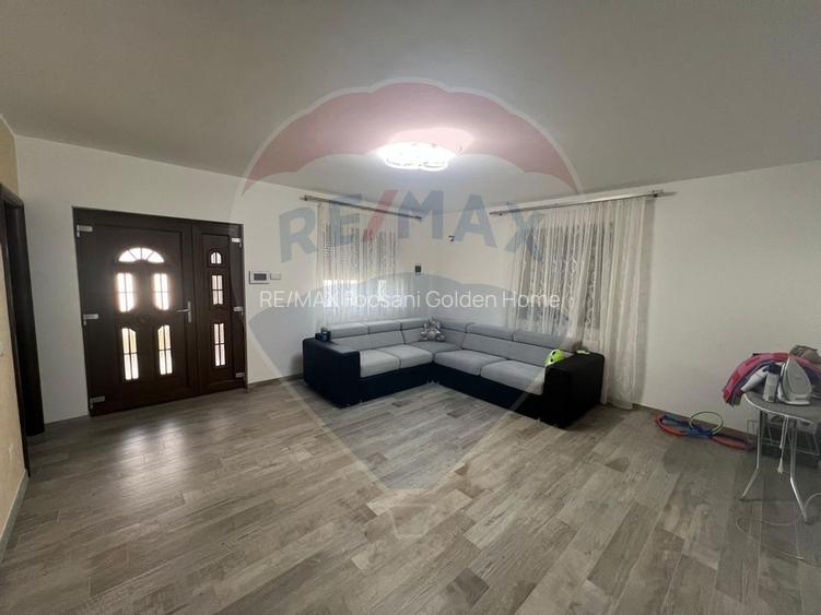 Casa 4 camere Focsani str Militari - 2