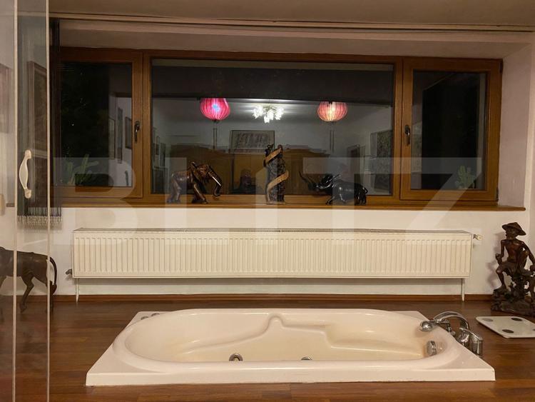 Apartament unic in vilă interbelică de 3 camere, 130mp cu grădină