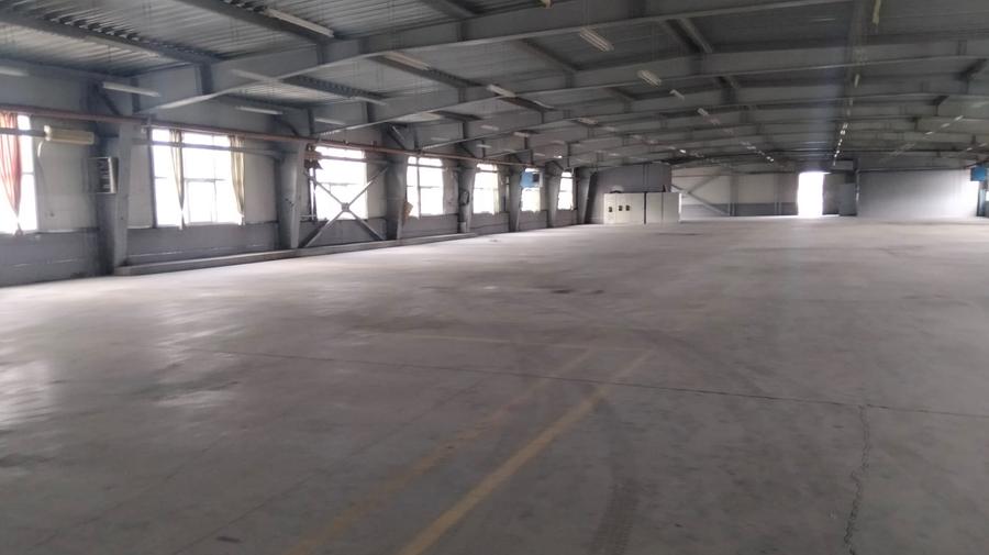 Inchiriez hala Bd. Timisoara 2231 mp, toate utilitatile, teren 3000 mp