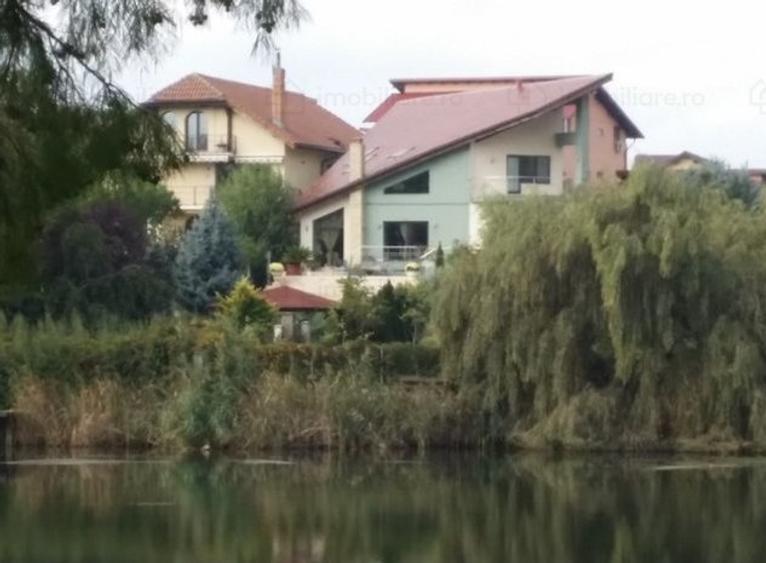 Mogosoaia vila robusta cu view unic catre palat si parc,ponton pe lac,dendrariu