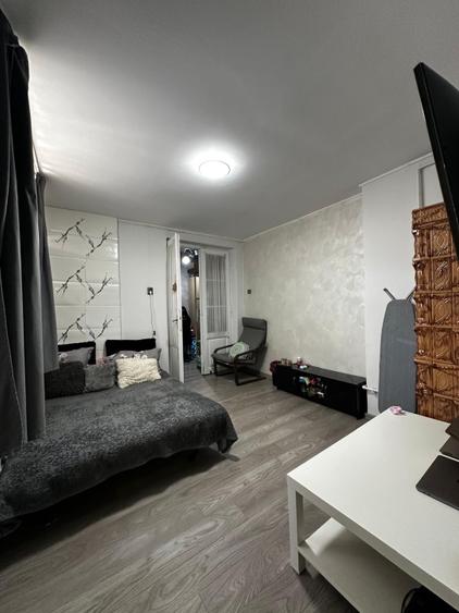 Vila P-ta Unirii cu 4 camere,curte,subsol,Centru civic,parcare,ultracentral.
