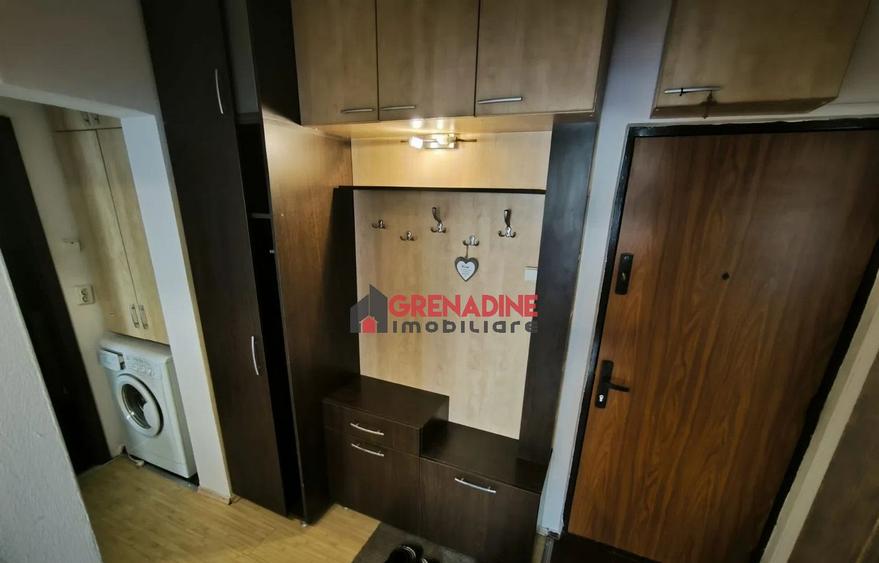 Apartament 2 Camere Decomandat - Parcare Proprie - Zona Racadau