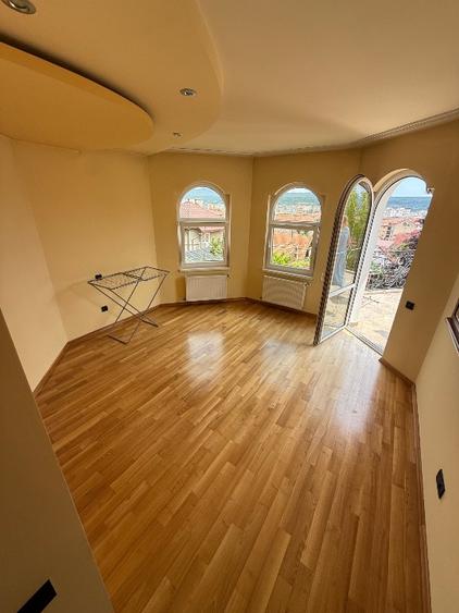 Casă individuală de închiriat | 250 mp utili | Teren 900 mp | Zona Sud – Râmnicu