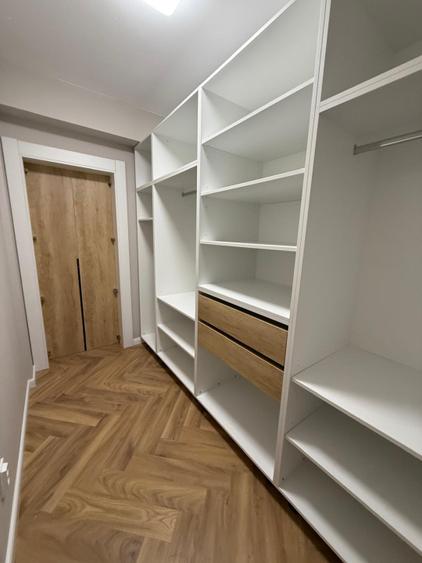Apartament ultrafinisat cu 3 camere,pacare subterana,zona Terra