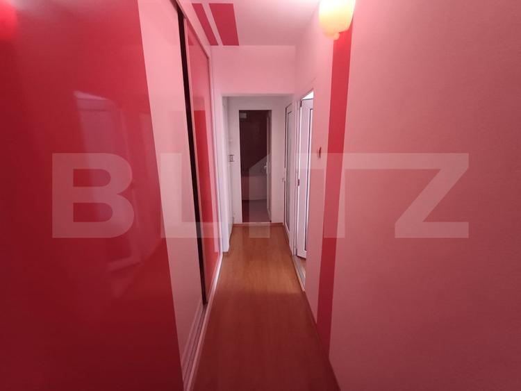 Apartament de vanzare, cu 3 camere, 70 mp, zona Revolutiei