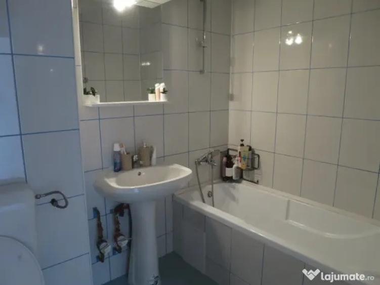 Apartament 3 camere | Basarab | Bloc Reabilitat | Balcon | Mijloace de Transport