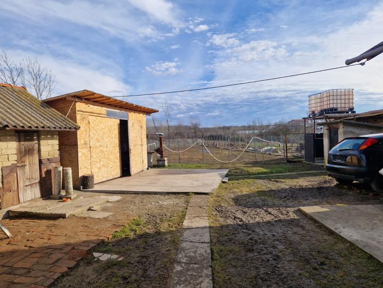 Casă de vânzare, 47.70 mp utili, Găvănești -Olt
