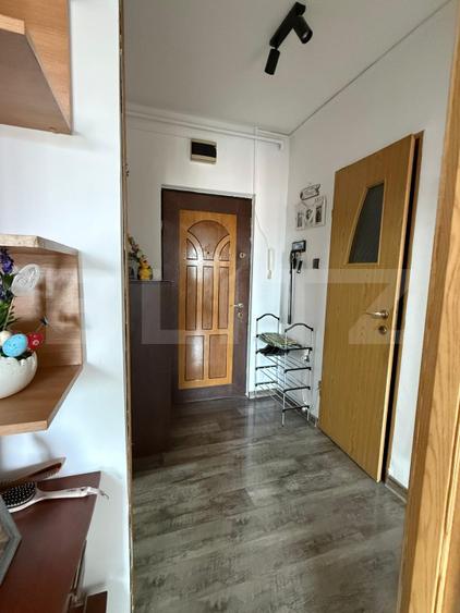 Apartament 2 camere, decomandat, mobilat si utilat, loc parcare