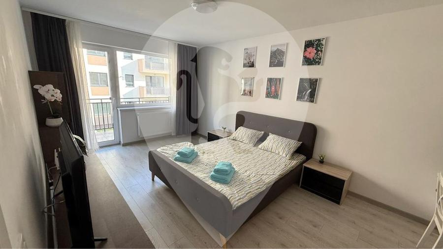 Garsoniera spatioasa 45 mp + balcon + loc parcare inclus