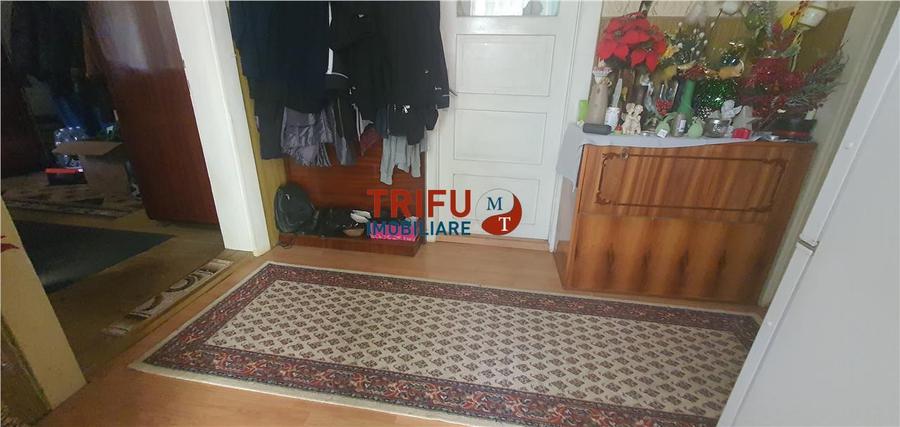 Casa cu teren pentru investitie zona Cetate