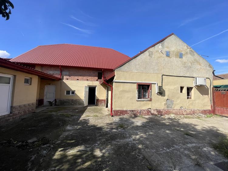Spatiu comercial de vânzare în centrul satului Dudeștii Noi