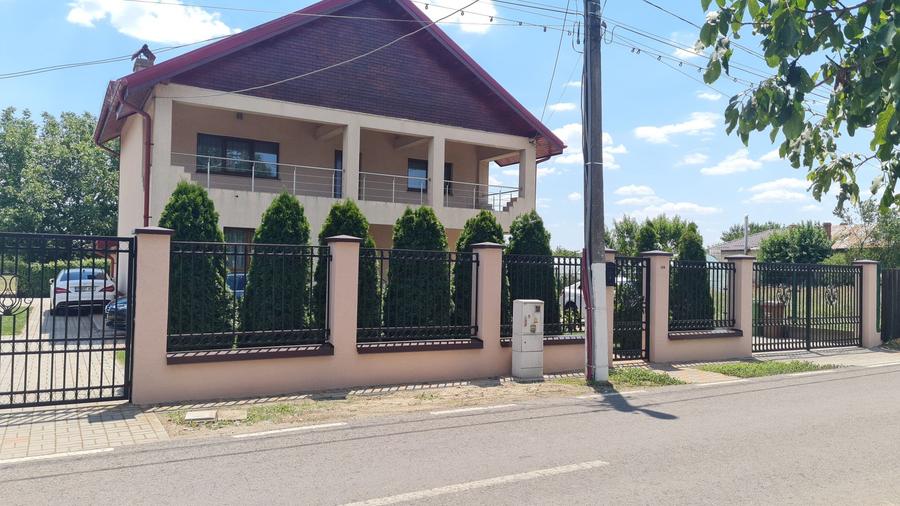 Vila impozanta in zona linistita la 15 minute de capitala!