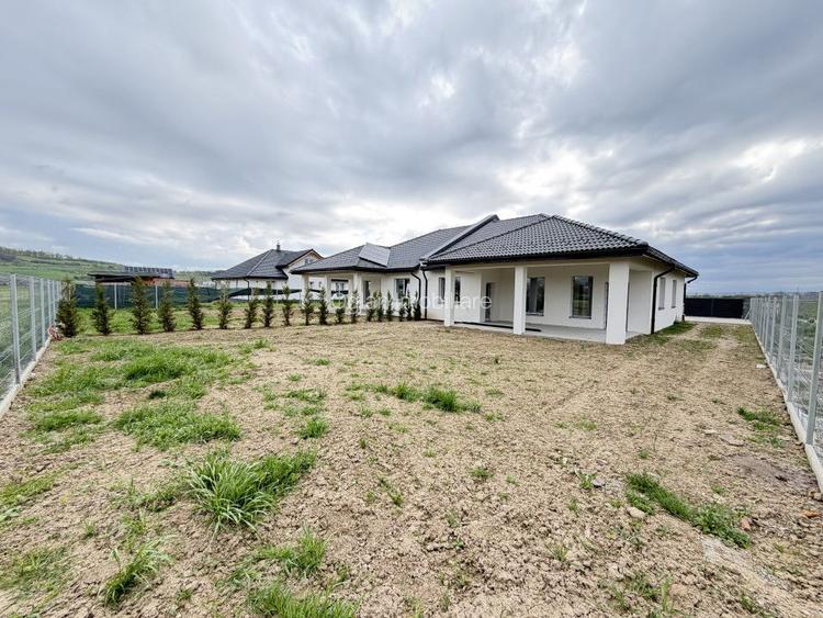 Casa tip duplex , curte libera 340 mp, Cristian - 2