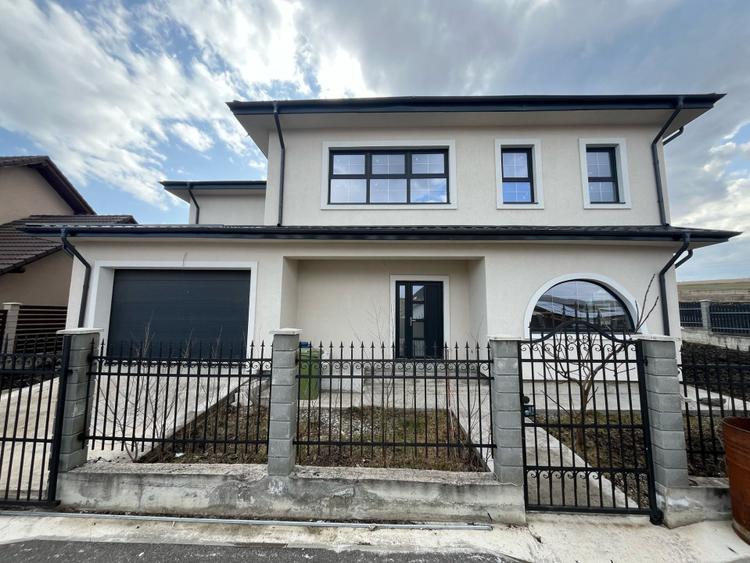Casa individuala, 5 camere, 268mp si teren 500mp. Comuna Chinteni