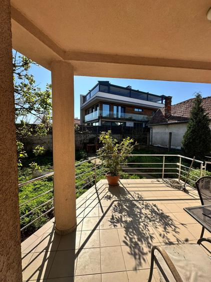 Oportunitate de investiție! Casă de vanzare, cu 8 camere, 382 mp, zona Gruia