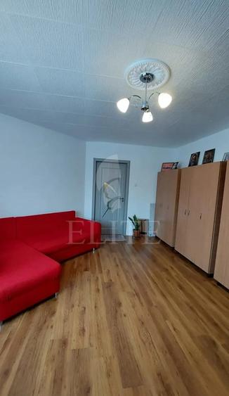 Apartament 2 camere în zona MOGOSOAIA