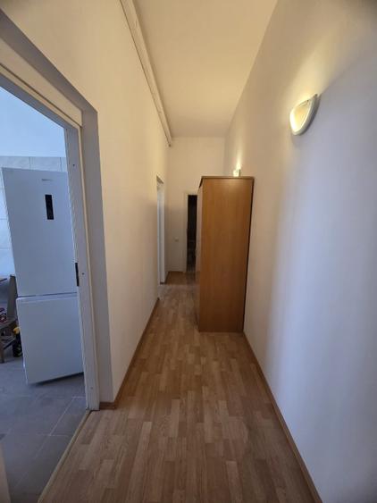 Inchiriere ap. 2 cam. cu centrala proprie, A/C, loc de parcare in curtea comuna
