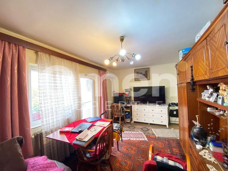 Apartament renovabil cu 4 camere decomandate, cu garaj, zona Traian