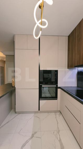 Apartament 3 camere, terasa 63 mp, panorama,zona VIVO