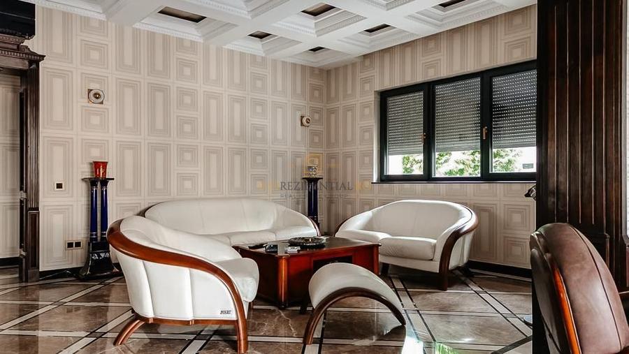 Apartament exclusivist tip duplex, 7 camere + curte, zona Parcul Carol