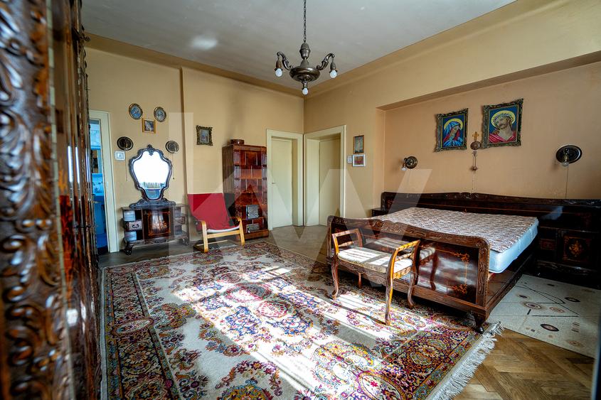 Apartament Interbelic de 4 camere– Str. Independenței nr. 10, Sibiu