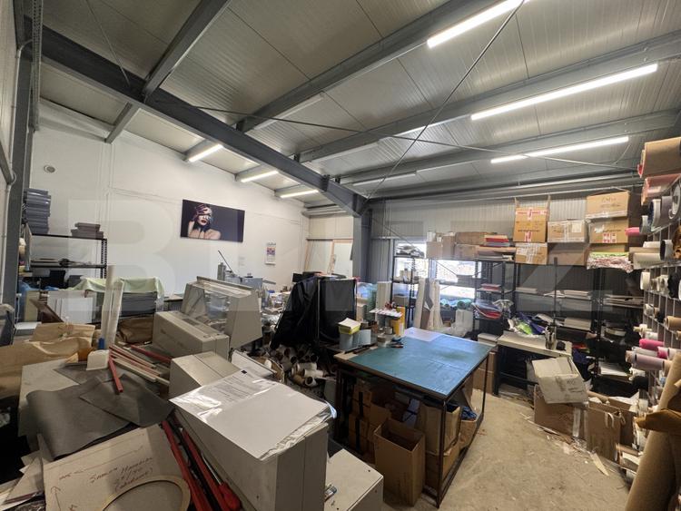 Hală industrială 390.17mp, teren 2.045 mp, afacere tipografie la cheie