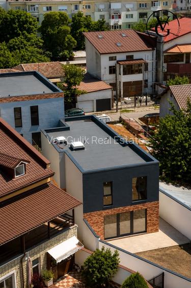 Vila YIN P+2: 251 mp construiți și curte, zona centrală a Constanței - 20