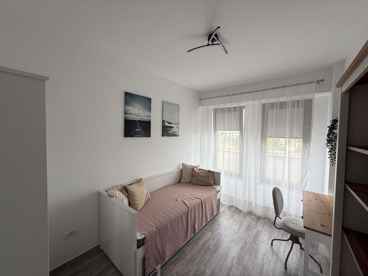 Apartament 3 camere de închiriat