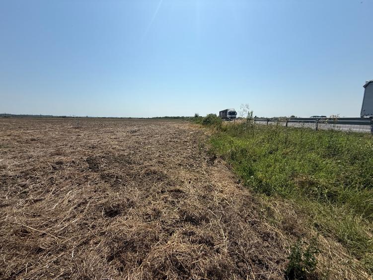 Vand teren autostrada Bucurest Pitesti A1 30000 mp (3ha) cu deschidere la A1