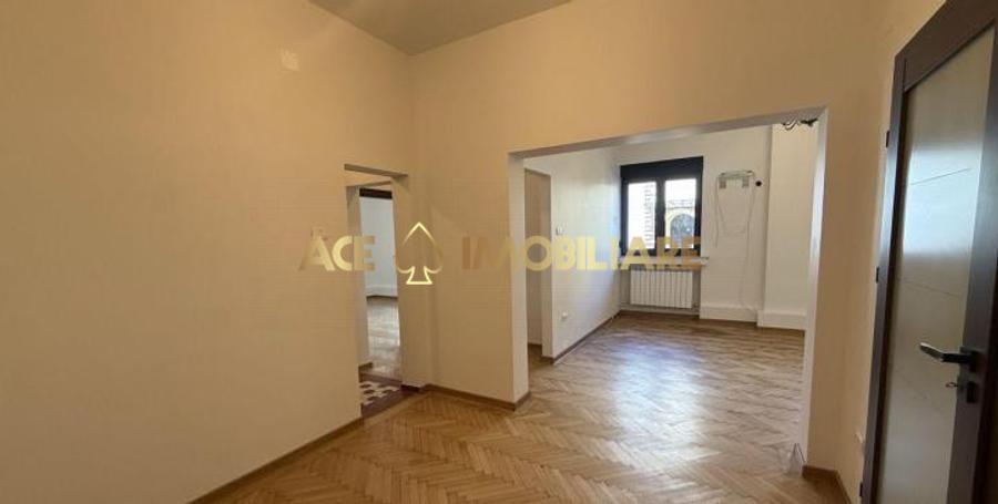 3 Camere de inchiriat | Universitate | Birou sau Rezidential | Boxa | Metrou