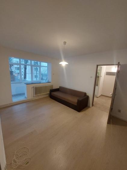 2 camere, etaj 1/4, zona Tatarasi