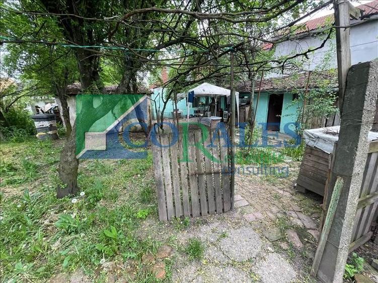 Pozitie Excelenta. Teren 1014 mp. Asfalt. Toate utilitatile