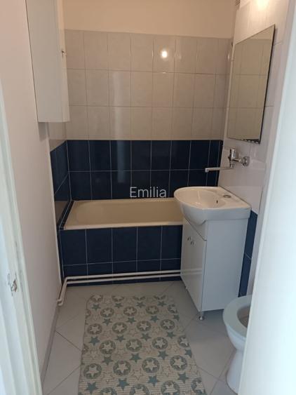 Închiriez  apartament  în zonă  ultracentrală, 38 mp, etaj 1, Pta Victoriei, - 4