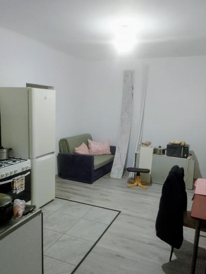 CI685 Piata Traian,casa 2 camere,Renovata