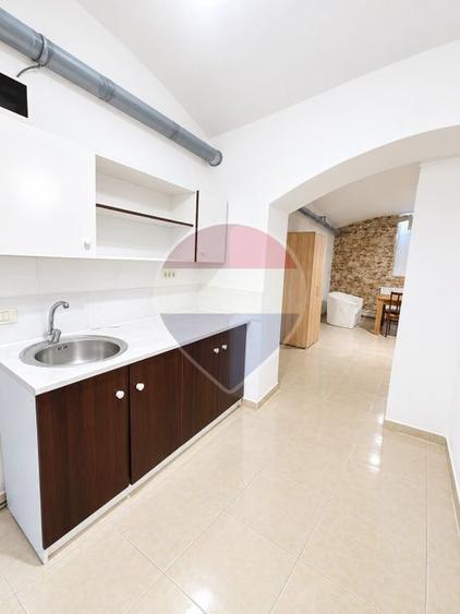 Apartament cu 1 camere de închiriat în zona P-ta Sfanta Vineri