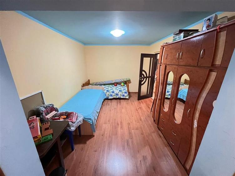 Apartament 2 camere, hol patrat, logie + balcon, zona Razboieni