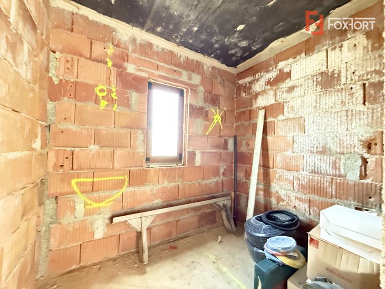 Duplex cu 5 camere de vanzare in localitatea Sacalaz, zona Centrala