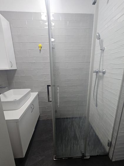 Garsoniera Complex Studentesc cladire noua - loc de parcare !!