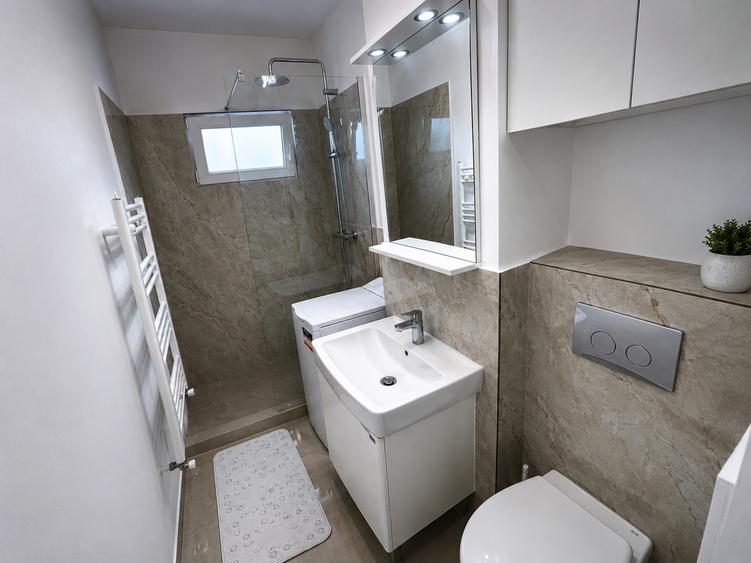 Apartament cu trei camere