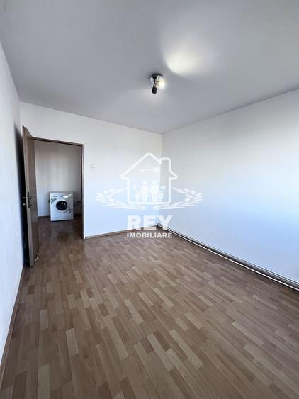 Apartament 2 camere,bloc cu lift, Str. Oștirii/Mihai Viteazul/N.Iorga