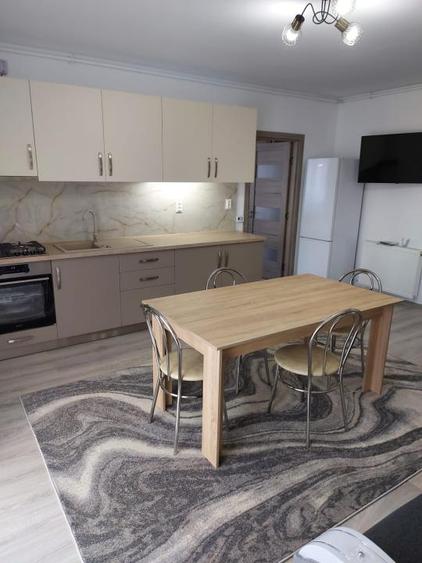 Apartament cu 3 camere,etaj intermediar,parcare subterana,zona Eroilor