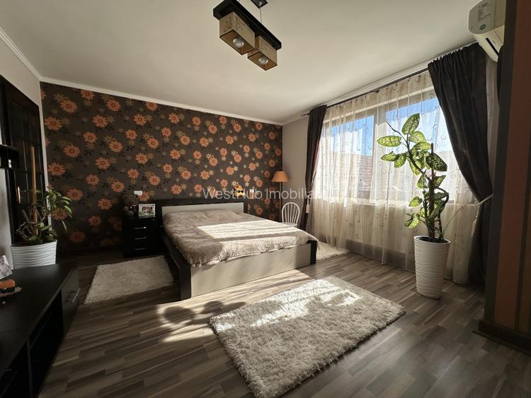 Casa individuală, 9 camere, 1600 mp teren, 300 mp utili - Sanandrei - 3