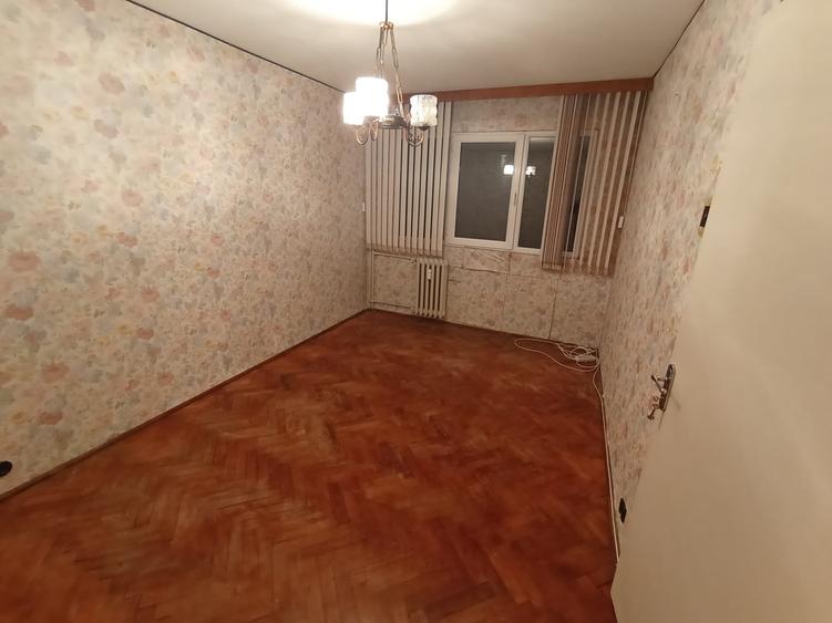 Apartament 3 camere Cantemir, etaj 2! Ideal pentru renovare!