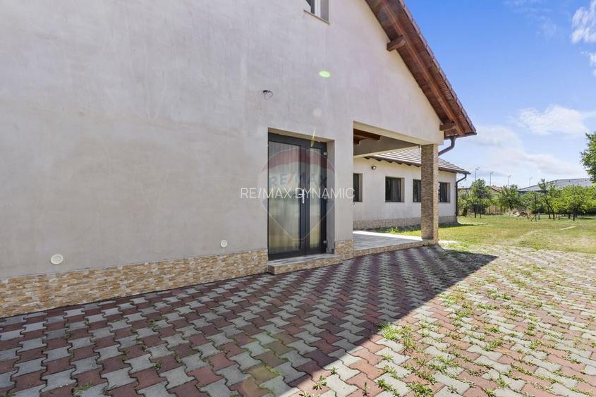 Casă noua 246 mpc cu teren 1363 mp de vânzare Sannicolau Mic, Arad - 18
