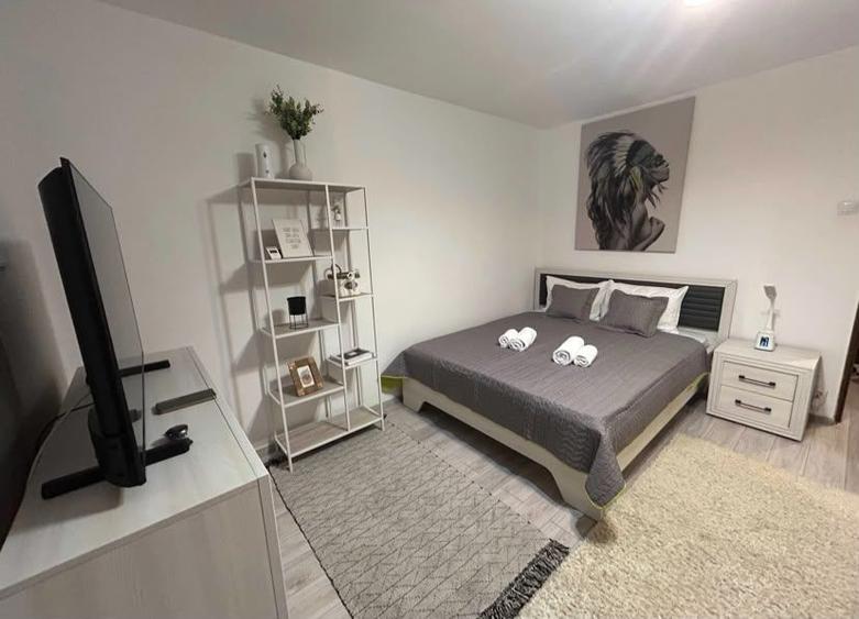 GARSONIERA- TITAN, BLOC REABILITAT, BUCATARIE INCHISA, MODERN
