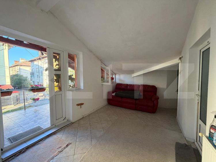 Camera de inchiriat la casa– 250 €/luna, utilitati incluse - zona Craiter