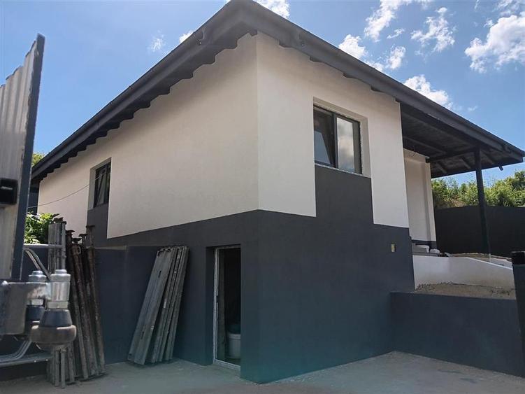 Visan Barnova str asfaltata CASA parter 100mp TEREN 400mp toate utilitatile